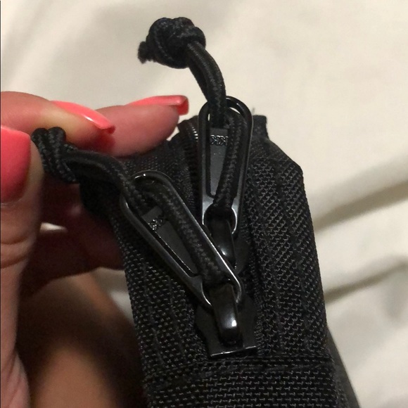 SOLD- Supreme bag - Picture 7 of 8